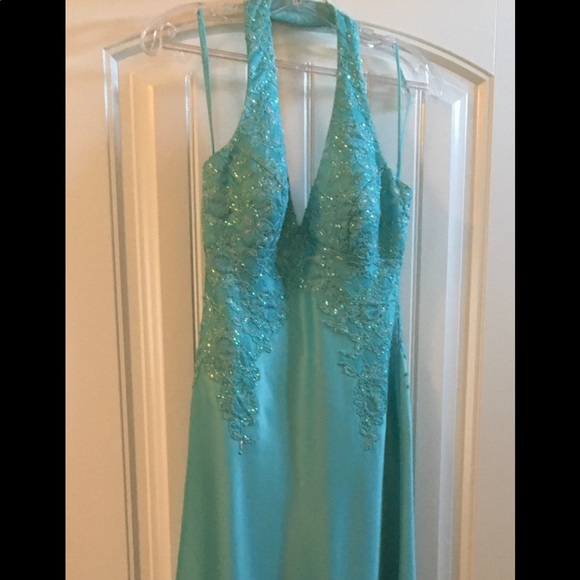 Dresses - Picture 1 of 2